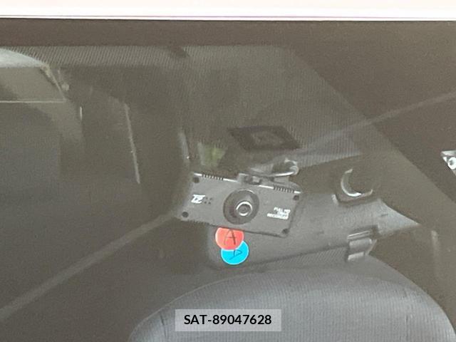 Toyota SIENTA 2015-09 8728411-5