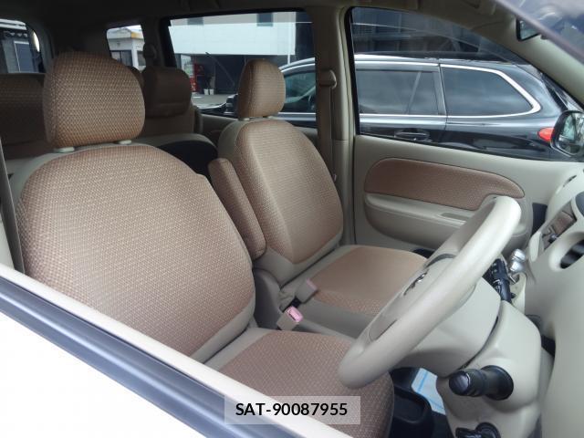 Toyota SIENTA 2013-10 8728491-15