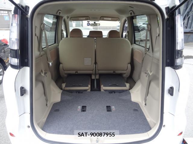 Toyota SIENTA 2013-10 8728491-17