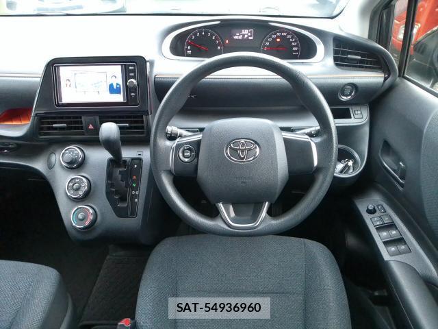 Toyota SIENTA 2017-06 8728543-2