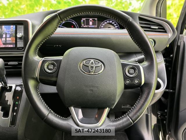 Toyota SIENTA 2015-08 8728814-15