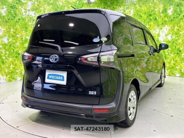 Toyota SIENTA 2015-08 8728814-2