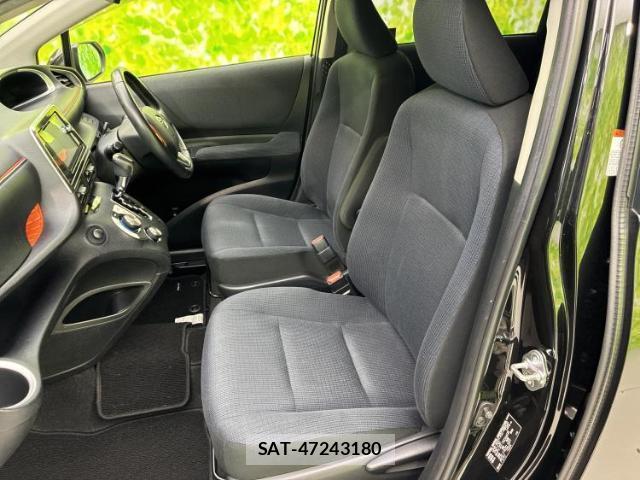 Toyota SIENTA 2015-08 8728814-6