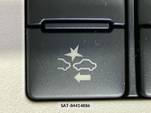 Toyota SIENTA 2016-09 8728862-4