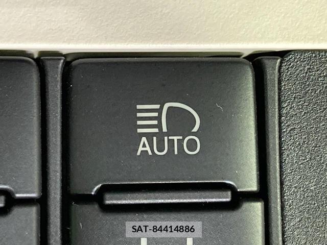 Toyota SIENTA 2016-09 8728862-5