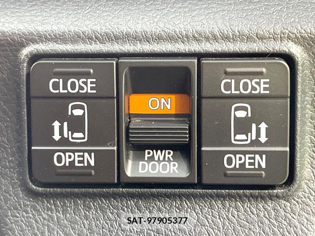 Toyota SIENTA 2021-01 8728903-2