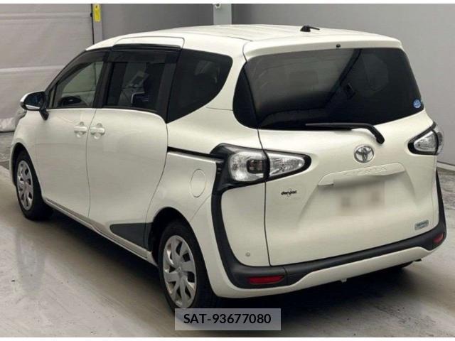 Toyota SIENTA 2016-02 8729271-1