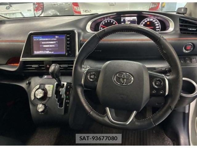 Toyota SIENTA 2016-02 8729271-2