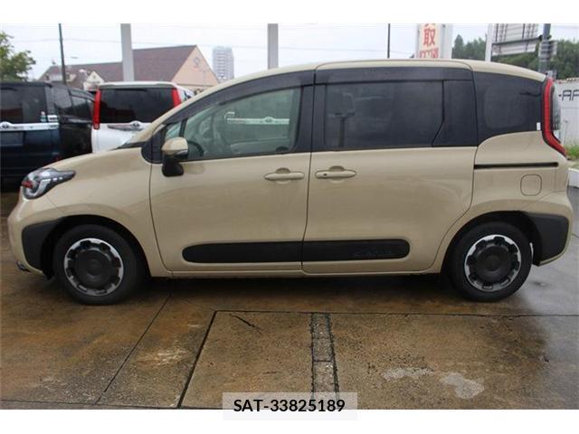 Toyota SIENTA 2022-12 8729861-9