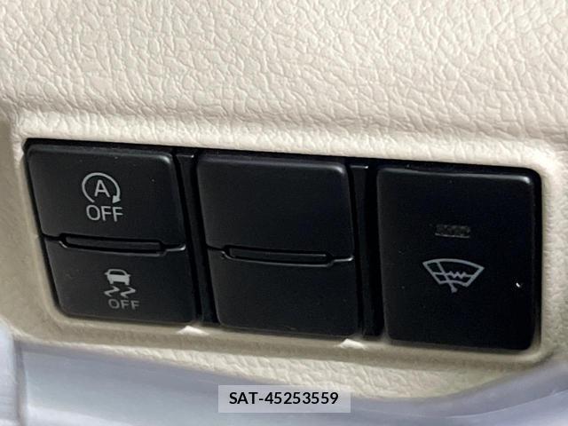 Toyota SIENTA 2016-04 8730092-5