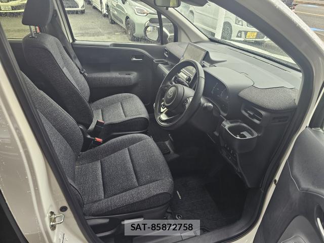 Toyota SIENTA 2024 8730120-4