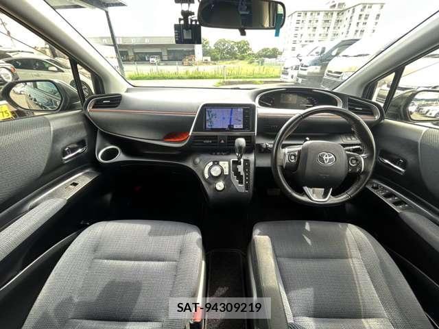 Toyota SIENTA 2016-12 8730332-2