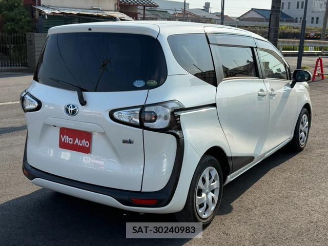 Toyota SIENTA 2015-12 8730536-13
