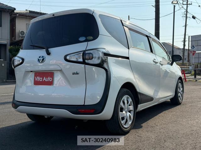 Toyota SIENTA 2015-12 8730536-14