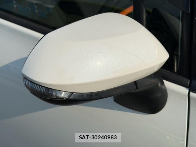 Toyota SIENTA 2015-12 8730536-15