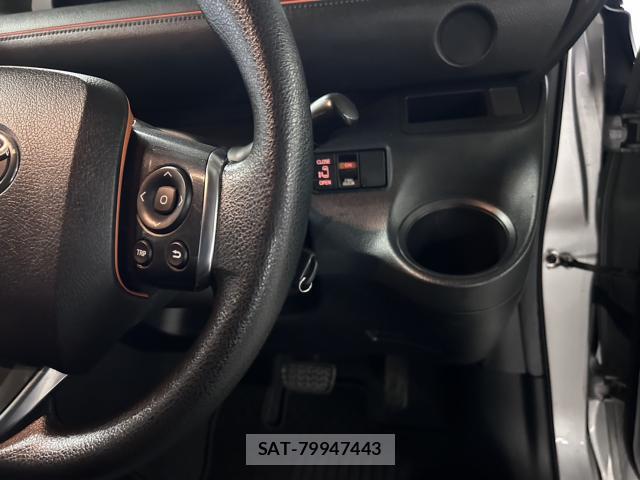 Toyota SIENTA 2018-01 8730720-13