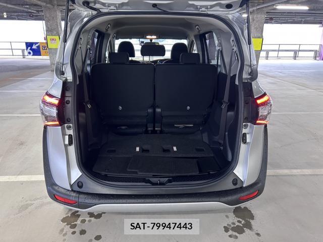 Toyota SIENTA 2018-01 8730720-18
