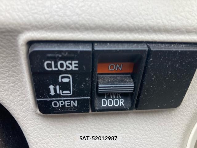 Toyota SIENTA 2016-07 8730782-14