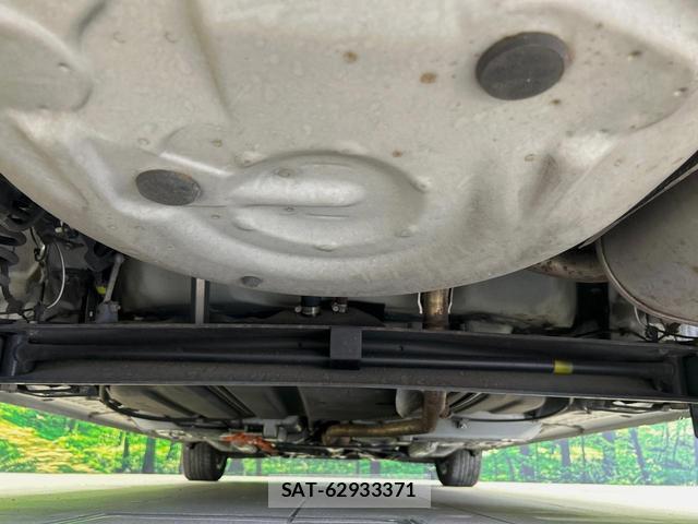 Toyota SIENTA 2015-12 8730920-18
