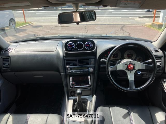 Nissan SKYLINE 2000-10 8729519-15