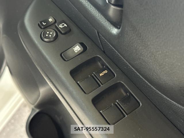 Suzuki SPACIA 2017-09 8729877-14