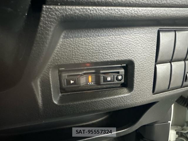 Suzuki SPACIA 2017-09 8729877-3