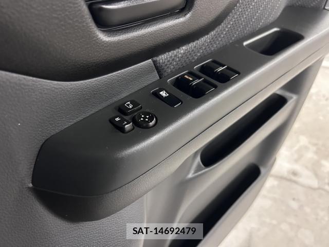 Suzuki SPACIA 2016-05 8730709-13