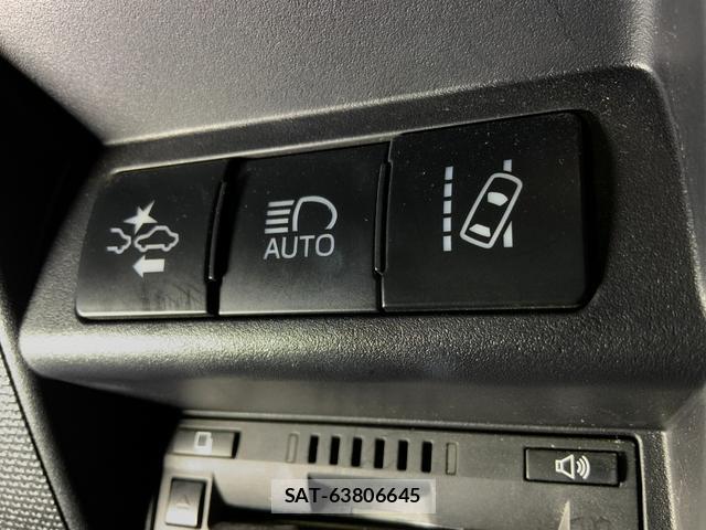 Toyota SPADE 2016-12 8731031-17