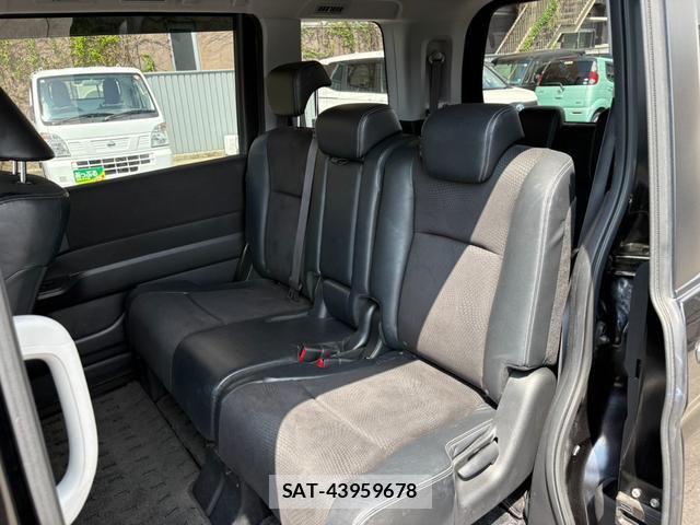 Honda e 2013-12 8726580-14