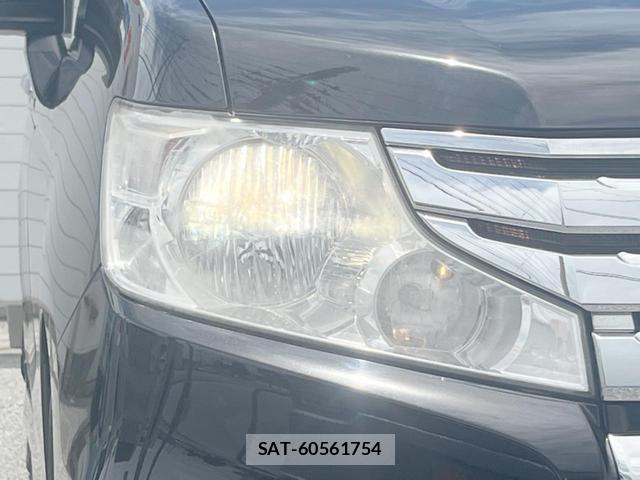 Honda e 2012-03 8728432-13