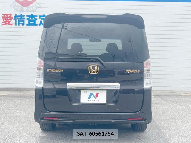 Honda e 2012-03 8728432-16