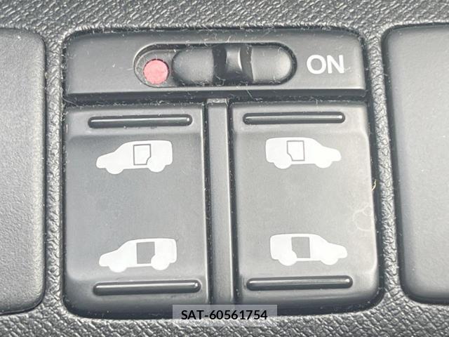 Honda e 2012-03 8728432-5