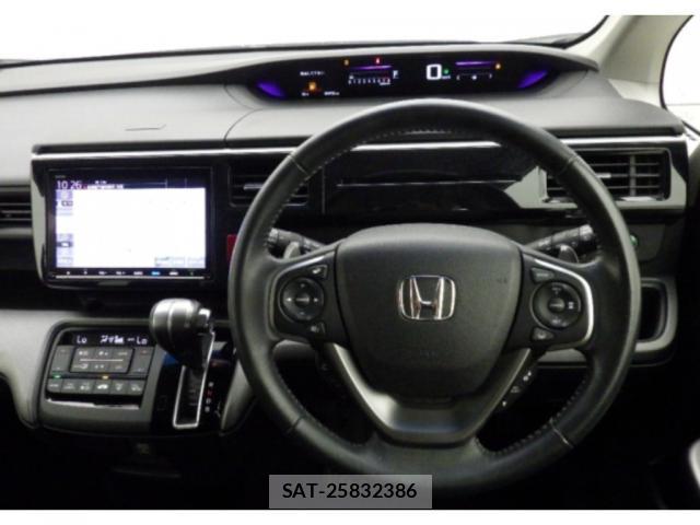 Honda e 2019-03 8729307-2