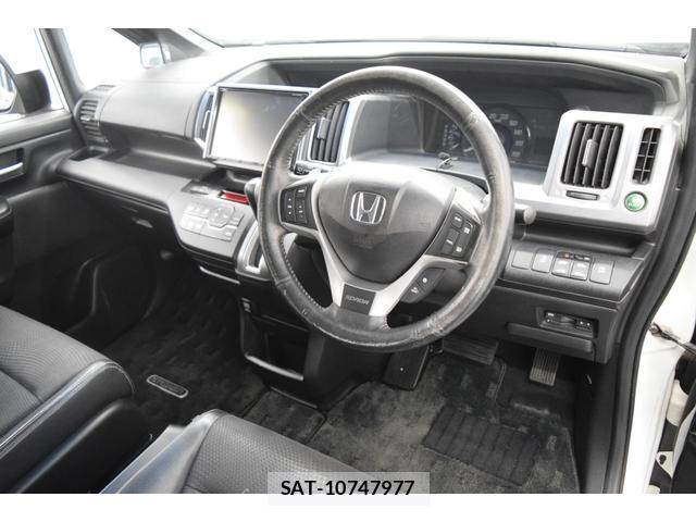 Honda e 2013-10 8730518-16