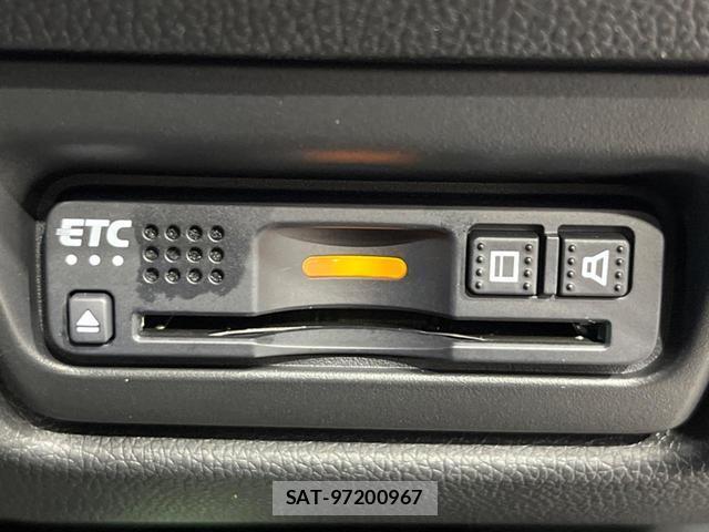 Honda e 2017-10 8730700-6