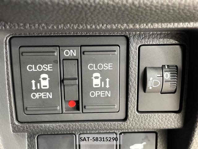 Honda e 2023-11 8727991-2