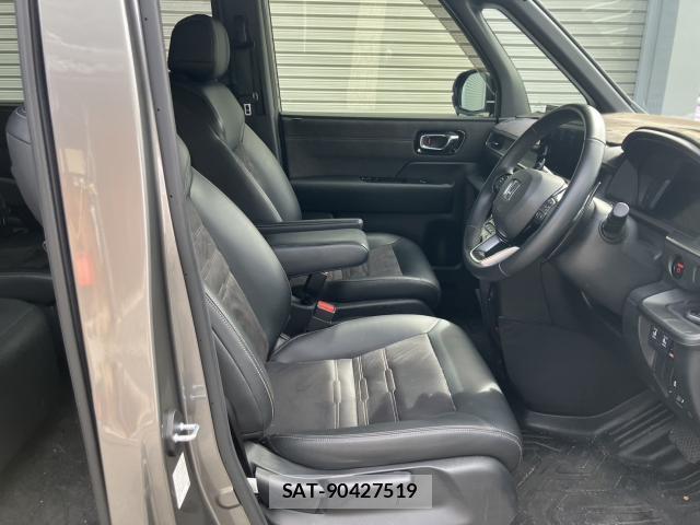 Honda e 2024-01 8728274-5