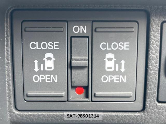 Honda e 2023-10 8728793-3