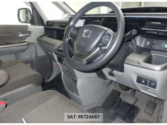 Honda e 2015-08 8729213-2
