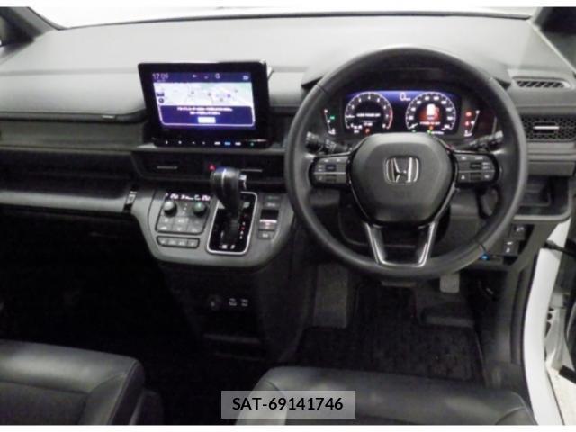 Honda e 2023-09 8729300-2