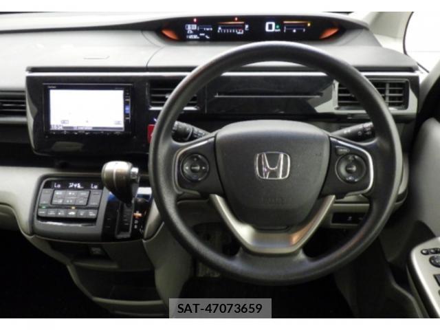 Honda e 2016-04 8729315-2