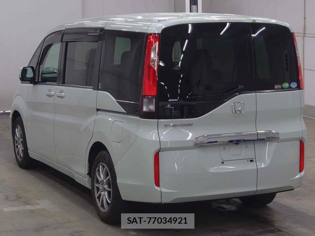 Honda e 2015-08 8729363-1