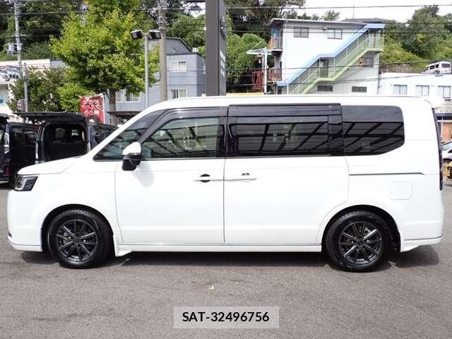 Honda e 2024-03 8730129-1