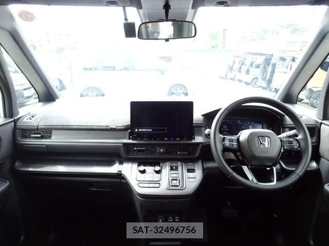 Honda e 2024-03 8730129-2
