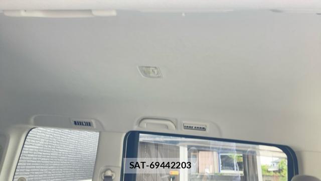 Honda e 2013-03 8730260-15