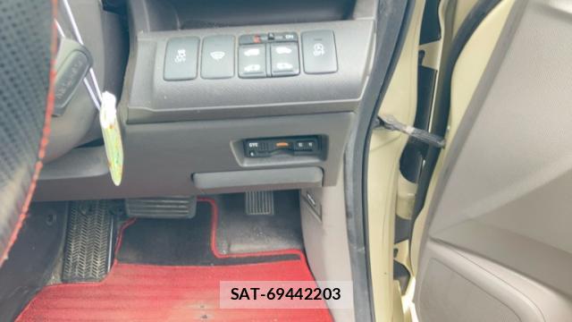 Honda e 2013-03 8730260-17