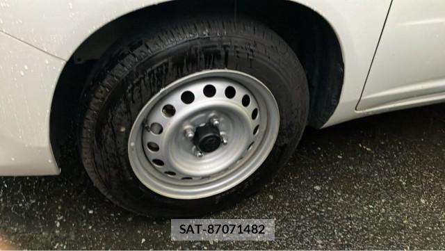 Toyota SUCCEED 2019-01 8729607-8