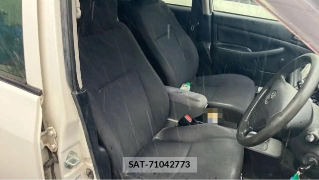 Toyota SUCCEED 2019-01 8729630-5