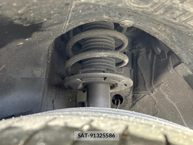 Suzuki SWIFT 2024-10 8726687-19