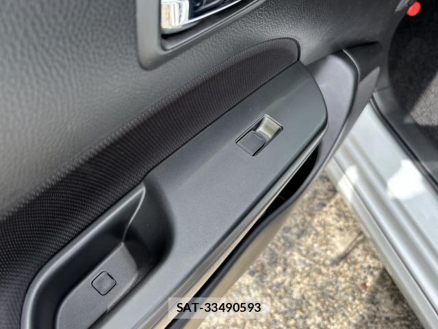 Suzuki SWIFT 2012-10 8727830-14